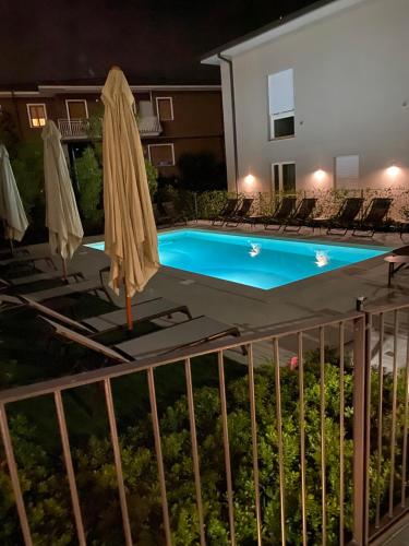 Bazén v ubytování Hotel B&B il Mosaico nebo v jeho okolí