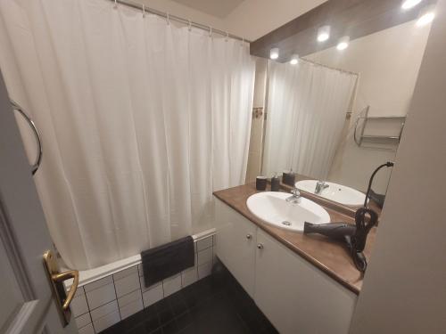 Bel appartement contemporain proche des commodités photo 7