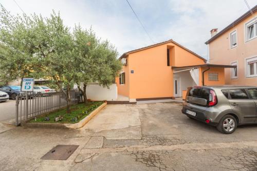 Apartments with a parking space Umag - 19776