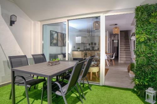 Gold Sand - Dúplex - Near the Beach with Air-Con By Lanzarote Vacation Homes
