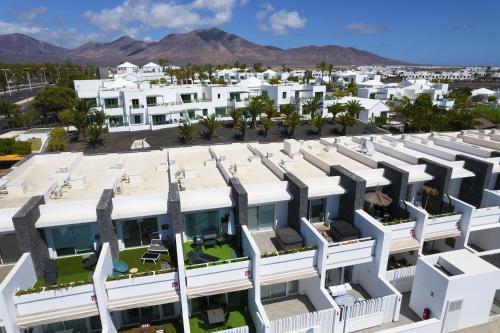 Gold Sand - Dúplex - Near the Beach with Air-Con By Lanzarote Vacation Homes