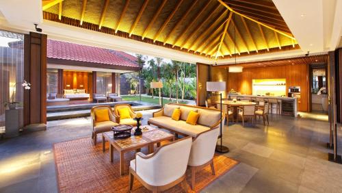 Posezení v ubytování InterContinental Bali Sanur Resort by IHG