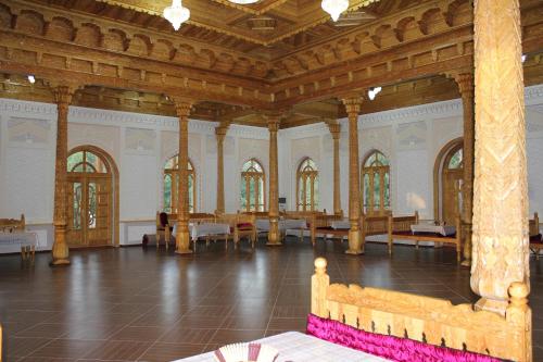 Gallery image of Bahoriston Hotel in Qayraqqum