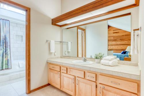 Φωτογραφία από το άλμπουμ του Awbrey Lane 08 | Discover Sunriver σε Sunriver