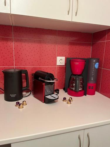 Køkken eller tekøkken på Modern Apartment in The Heart of Athens Near Acropolis