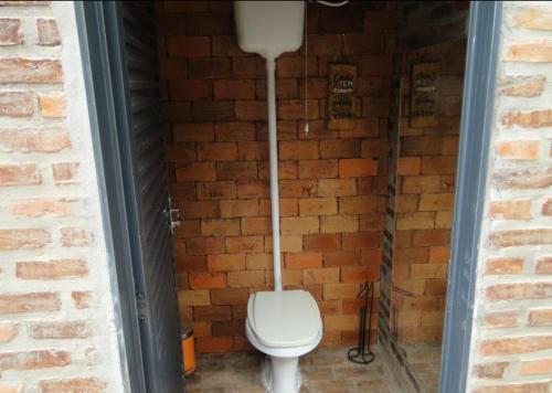 Vonios kambarys apgyvendinimo įstaigoje RANCHO CONTÊINER