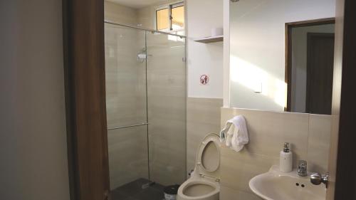 Bilik mandi di D Río Apartamentos