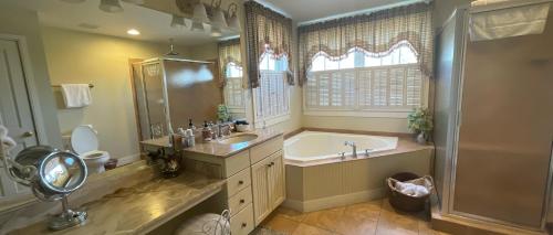 Ένα μπάνιο στο Wayside Inn Bed and Breakfast