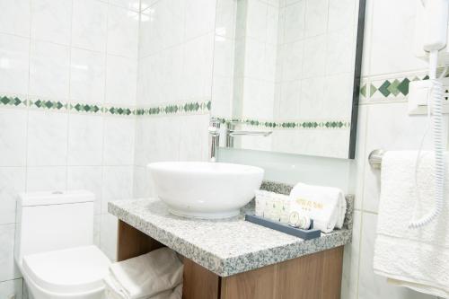 Ένα μπάνιο στο El Tumi Hotel