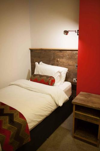 Ein Bett oder Betten in einem Zimmer der Unterkunft Hotel Forty One