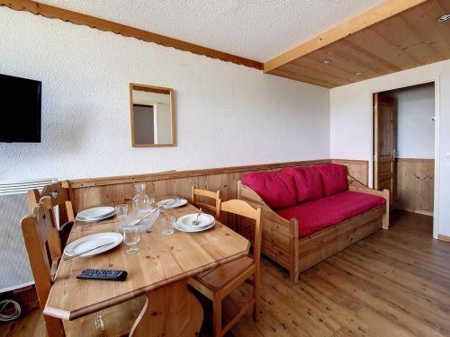 Appartement rénové 2 pièces proche pistes avec balcon - FR-1-344-914