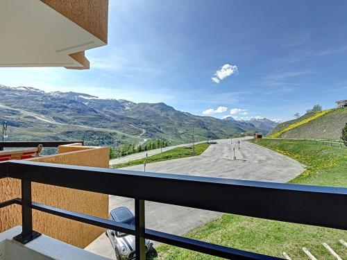 Appartement rénové 2 pièces proche pistes avec balcon - FR-1-344-914