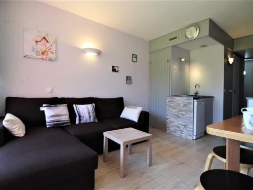 Appartement rénové 2 pièces, balcon, prox commerces, non fumeur
