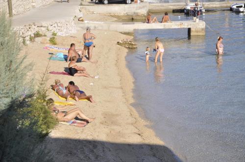 Fotografia z galérie ubytovania Seaside holiday house Barbat, Rab - 13806 v Rabe