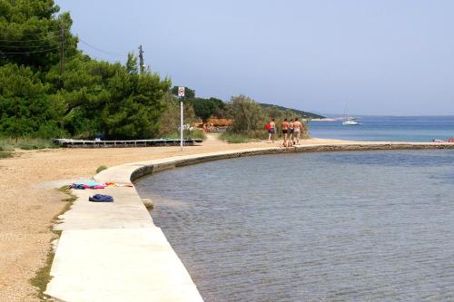Fotografia z galérie ubytovania Holiday apartments Vrgada, Biograd - 4200 v destinácii Vrgada