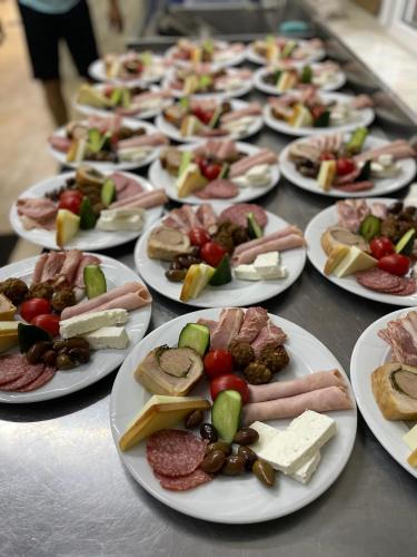 Mad på pensionatet eller i nærheden