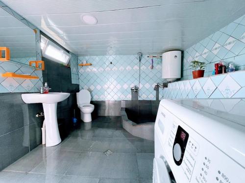 Una cocina o cocineta en GreenHill - Your Guesthouse in Ubisa