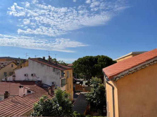 Nice Renting - FERSEN - 2 Rooms Vieil Antibes - AC - Safranier - Big Terrace photo 26