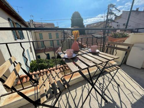 Nice Renting - FERSEN - 2 Rooms Vieil Antibes - AC - Safranier - Big Terrace photo 20