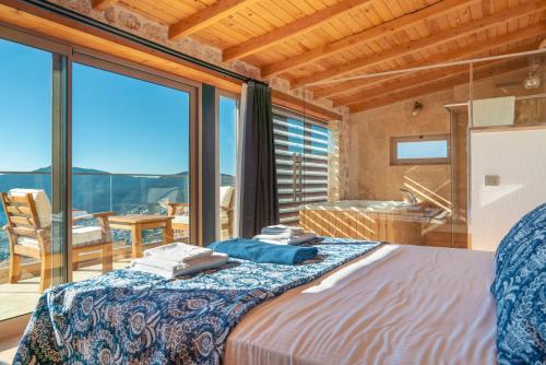 A bed or beds in a room at Villa Ambar
