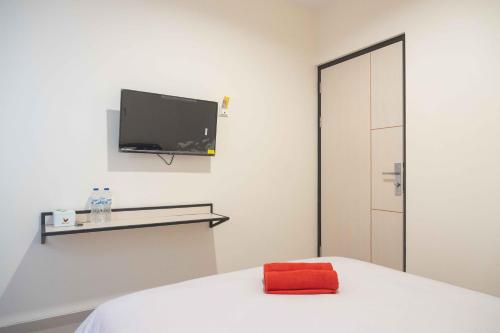 Fotografie z fotogalerie ubytování RedDoorz Syariah near RS Mitra Keluarga Tegal v destinaci Tegal