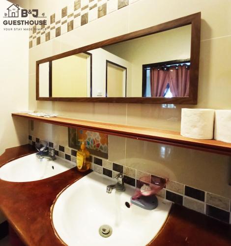 Gambar di galeri bagi B&J Guesthouse and Tours di Tagbilaran City