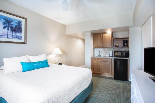 Gallery image of Coconut Palms Beach Resort II a Ramada by Wyndham in New Smyrna Beach