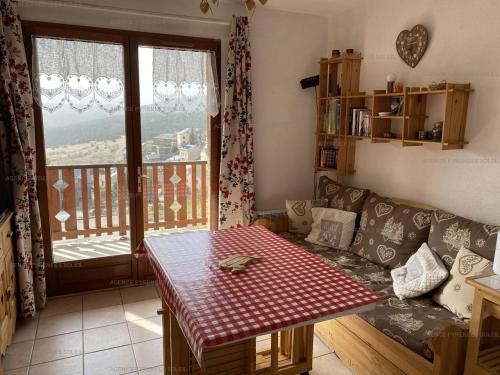 Charmant T2 avec balcon, parking à 50m des commerces - FR-1-295-156