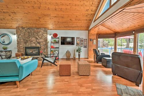 Colorful Munds Park Cabin with Deck and Fireplace