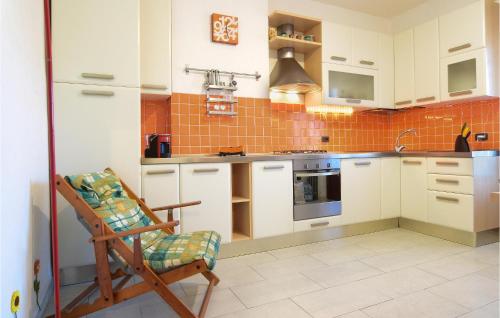 Kuchyňa alebo kuchynka v ubytovaní Beautiful Apartment In Follonica