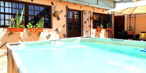 The swimming pool at or close to El Alfar