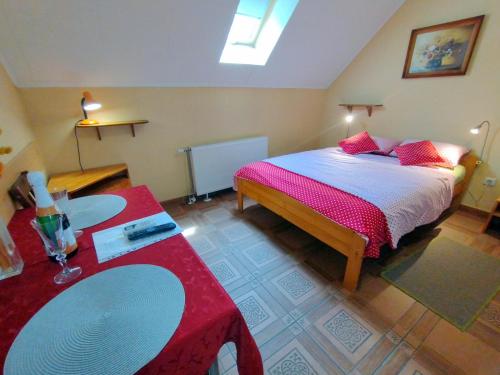 Posteľ alebo postele v izbe v ubytovaní Burg Apartman