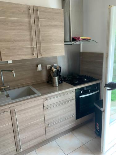 Η κουζίνα ή μικρή κουζίνα στο La maison de Beaumes