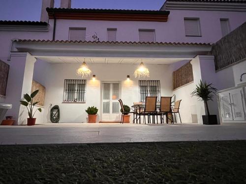 Το κτήριο όπου στεγάζεται  η παραθεριστική κατοικία