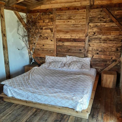 Krevet ili kreveti u jedinici u okviru objekta Ubytování na rodinném ranči