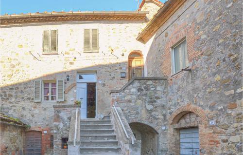 Beautiful apartment in Cetona with 2 Bedrooms and WiFi
