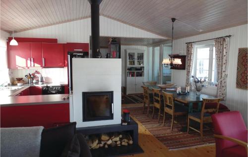 Η κουζίνα ή μικρή κουζίνα στο Amazing Home In Kvam With Kitchen