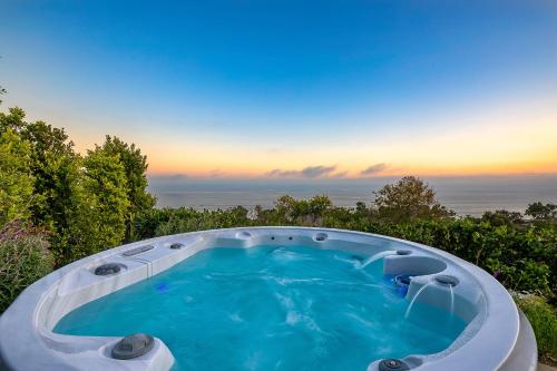 Modern Malibu Beauty – Photos 2