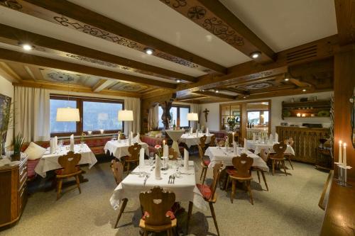 Gallery image of Hotel Sonnblick in Wald am Arlberg