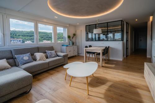 Posezení v ubytování Alfonso X - Apartamentos Burgos Deluxe
