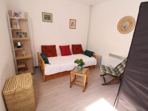 Posteľ alebo postele v izbe v ubytovaní Luchon Centre: Duplex Studio 2/3 Pers, Balcon, Parking - FR-1-313-209