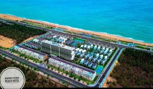 an aerial view of a resort next to the ocean at Khách sạn Nghinh Phong Beach Tuy Hòa in Tuy Hoa