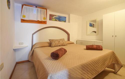 Postel nebo postele na pokoji v ubytování Beautiful Apartment In Zambrone With Kitchen