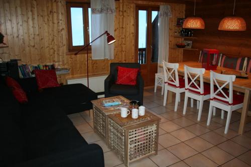 Χώρος καθιστικού στο Snowshop Mario