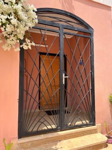 maison du bonheur en bord de mer avec piscine