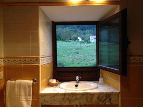 A bathroom at Hotel El Quintanal