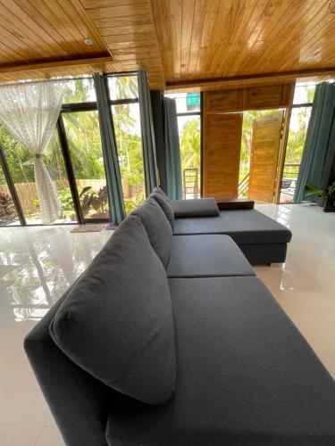 Ruang duduk di CASA AGUELO Chocolate Hills