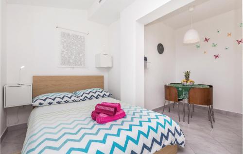 Postel nebo postele na pokoji v ubytování Nice Home In Opatija With Kitchen