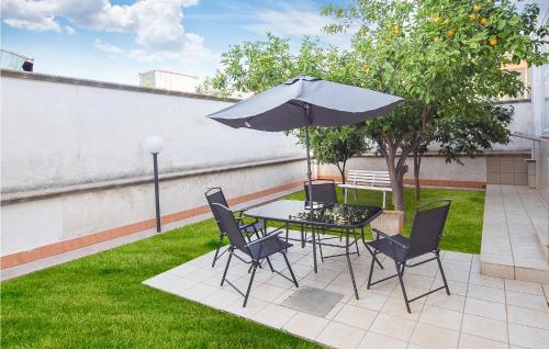 Amazing Apartment In Lizzano With 2 Bedrooms