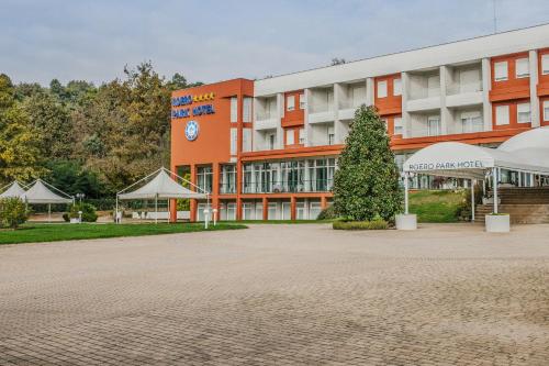 Gallery image of Roero Park Hotel in Sommariva Perno